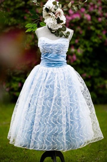 1950s-inspired lace