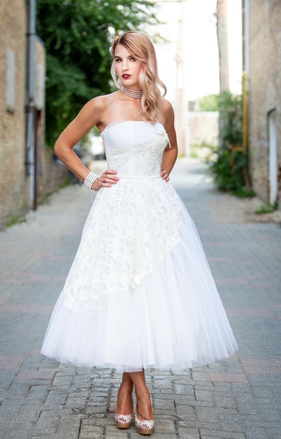 Mid-century bridal style